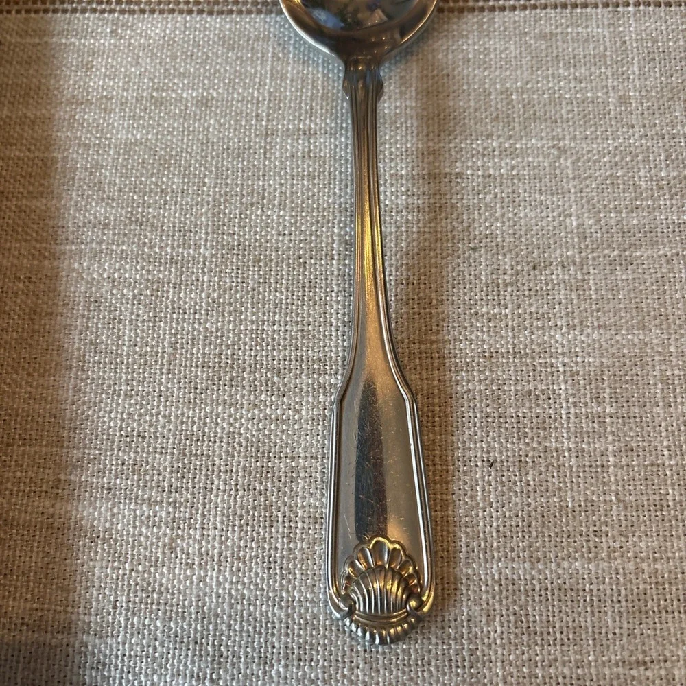 Oneida Classic Shell Heirloom 18/10 Stainless Soup Spoons Qty 1, 8 Available